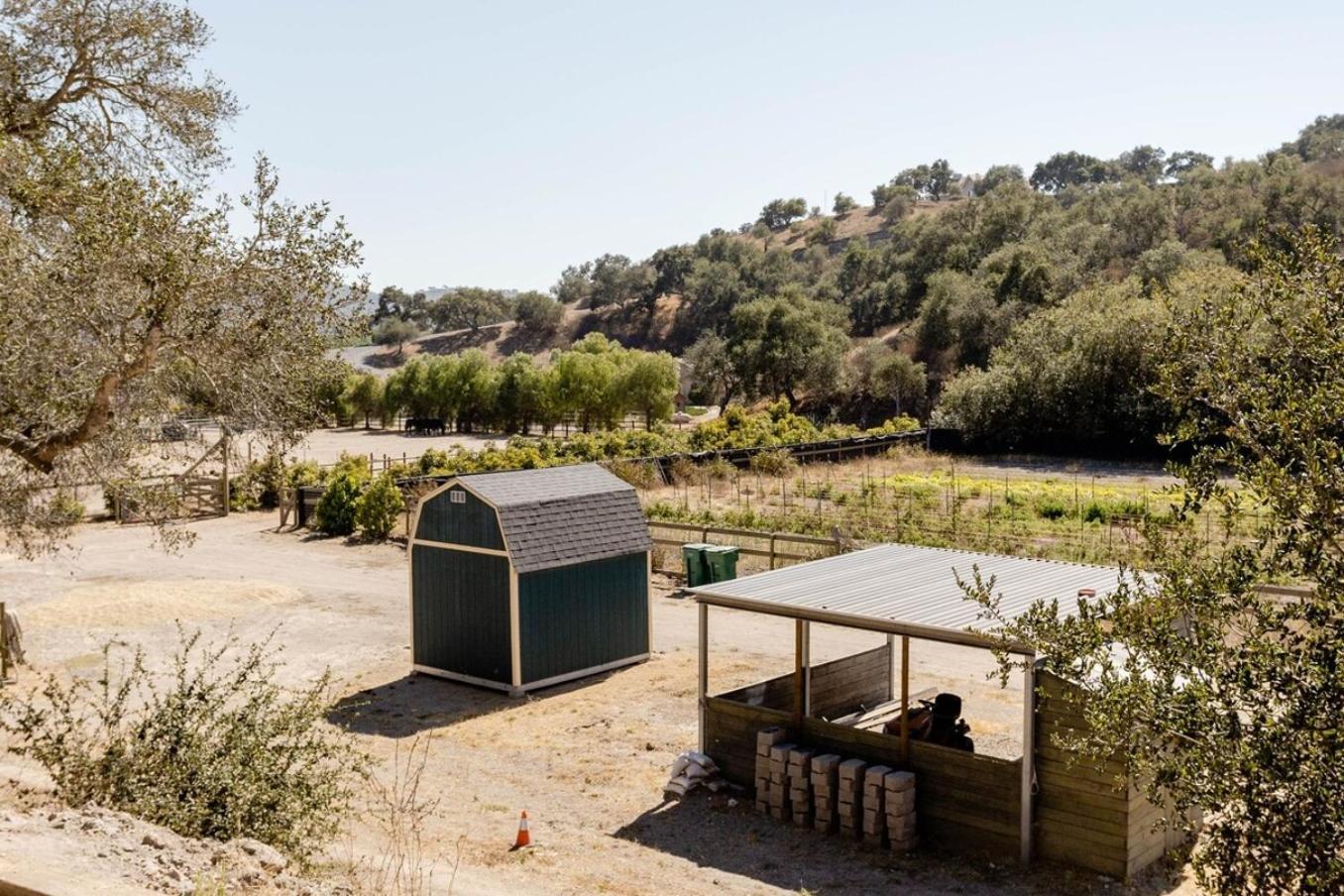 Wild Hair Studio-stylish Farm W Ev Charger Farm stay Arroyo Grande